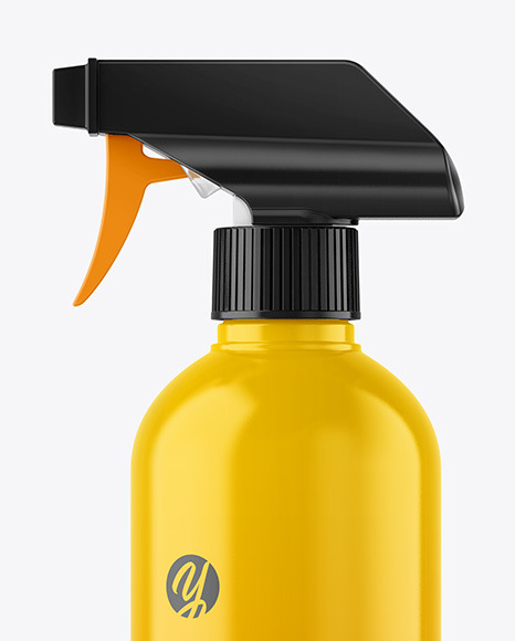 Glossy Spray Bottle Mockup PSD #1