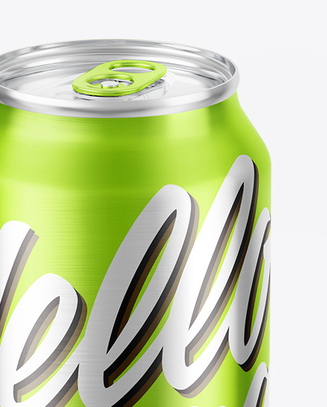 Metallic Drink Can Mockup PSD #1