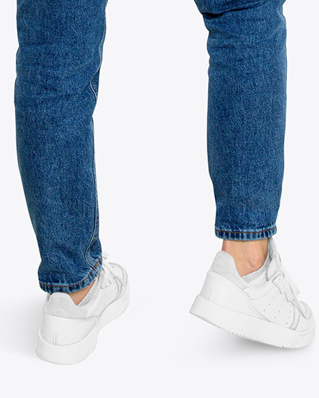 Woman in a Sweatshirt Mockup PSD #6