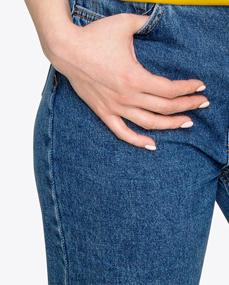 Woman in a T Shirt Mockup PSD #1