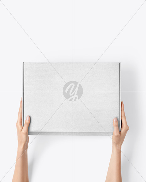 Kraft Paper Mailing Box Mockup PSD #1